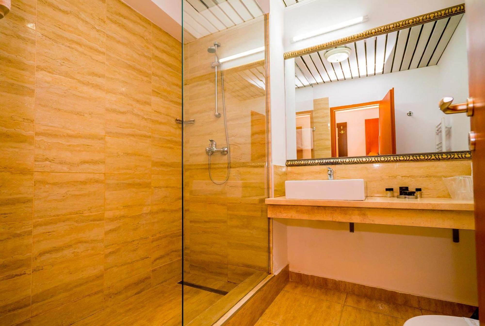 Guci Hotel Köstence Dış mekan fotoğraf