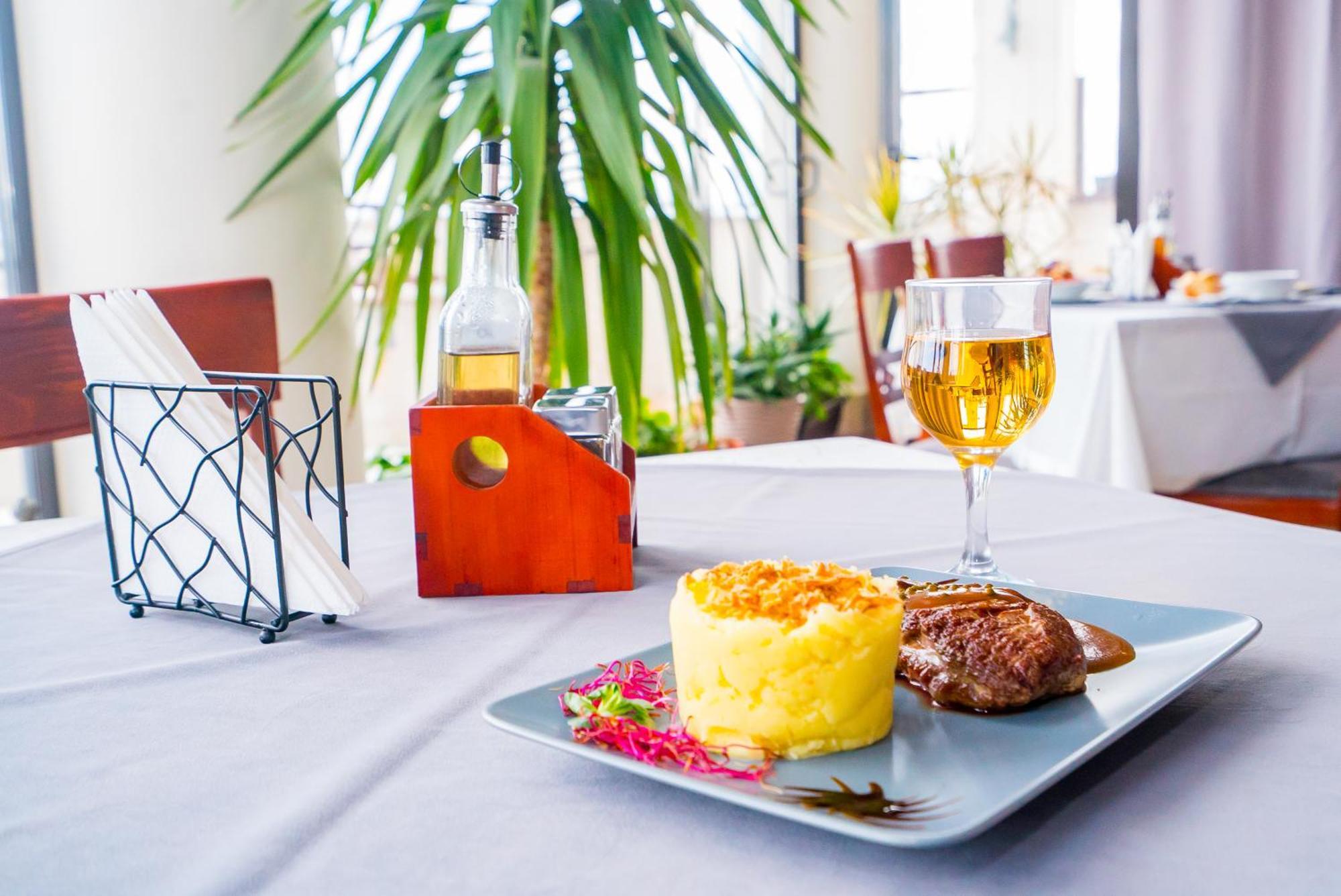 Guci Hotel Köstence Dış mekan fotoğraf